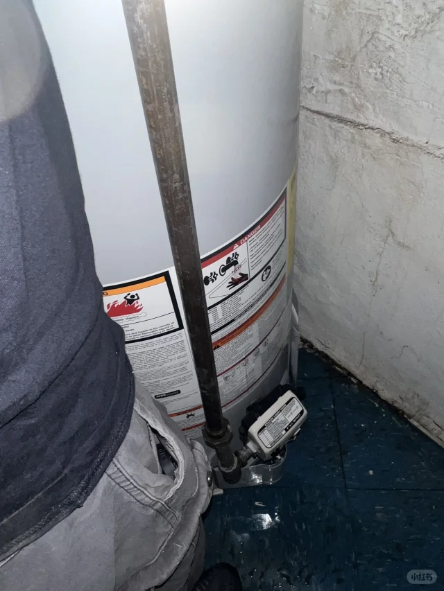 AO smith 五十加仑热水炉到货新安装！